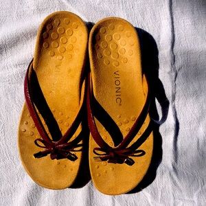 VIONIC sandals